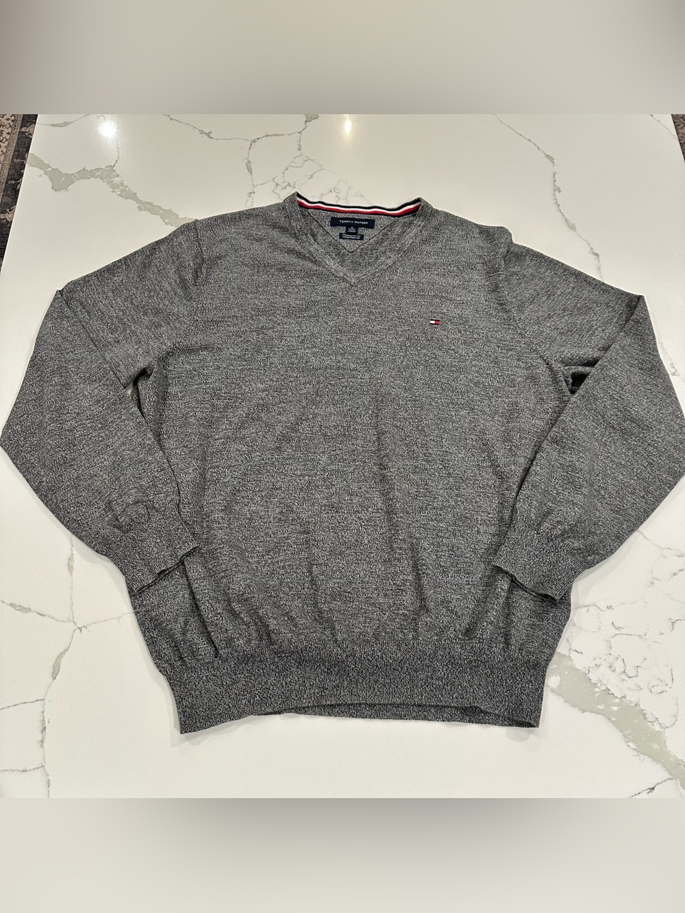 Tommy Hilfiger Gray VNeck Sweater Pullover Mens XL Classic Jumper Logo Preppy